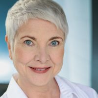 Anne Hering Headshot